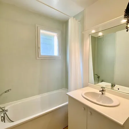 J59 Les Naiades- 2 Bedrooms For 5 People ! Hébergement de vacances Avene